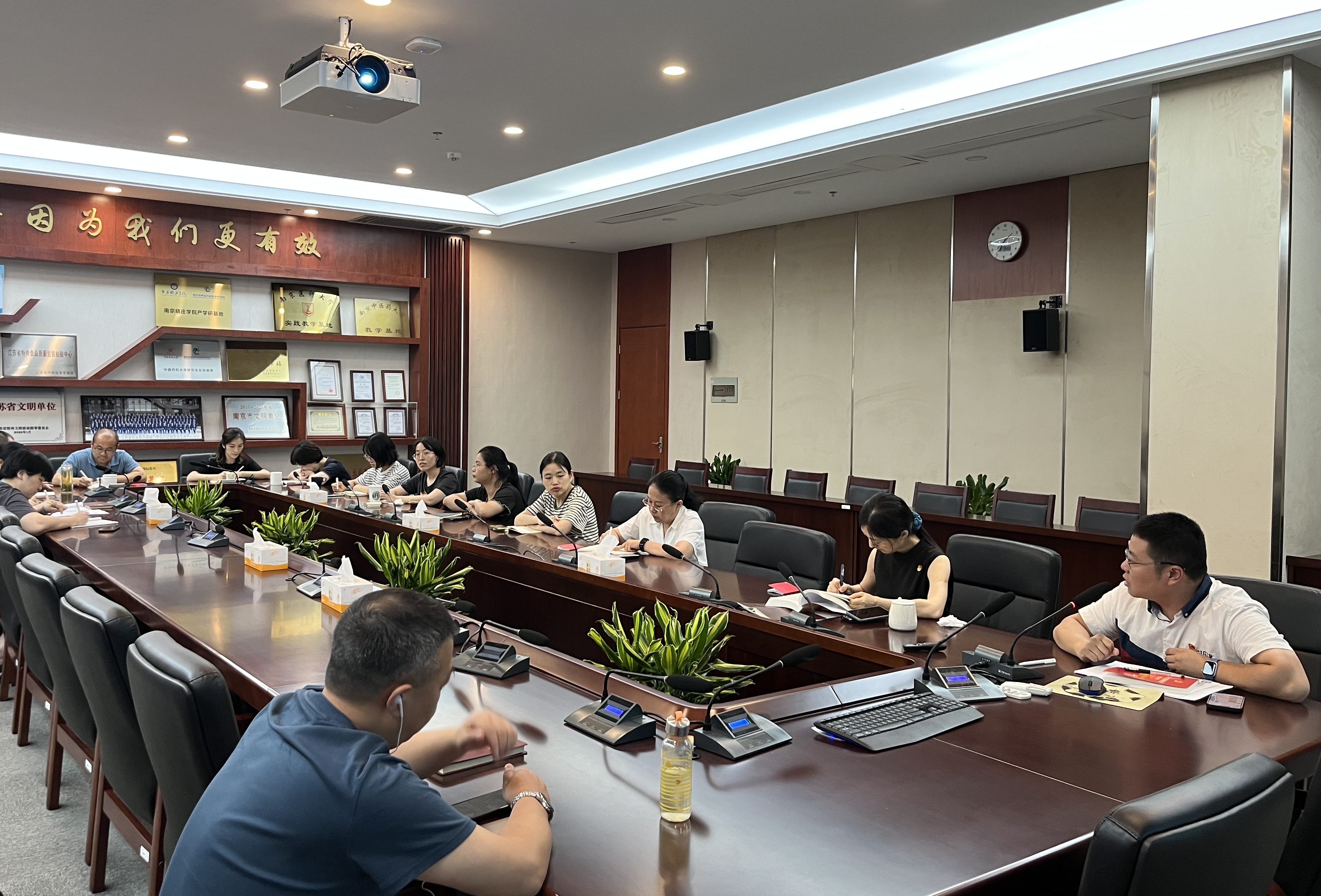 人事科（党建监察室）——市食药检院开展“听党课 凝党心 筑忠诚 践初心”主题党日活动（8.8）.JPG