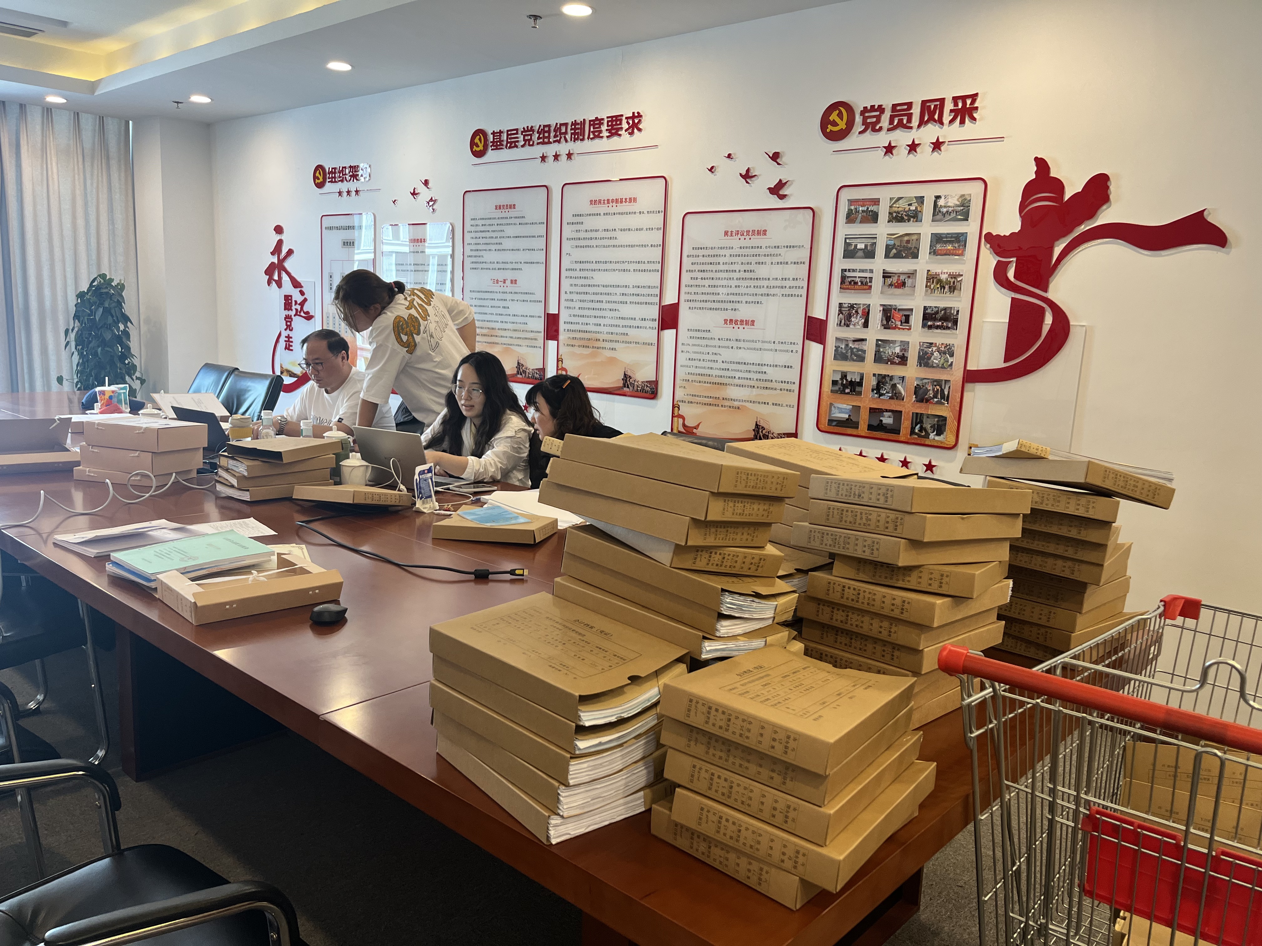 6-12财务科——市食药检院开展与与系统内单位年度预算执行情况交叉检查工作（6.26）.jpg