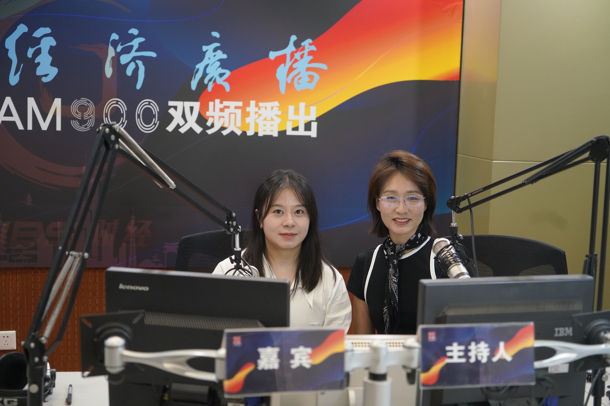 1760062650510833.jpg 9-15食品所——市食药检院与南京经济广播合作推出双节食安特别节目 支招节日健康饮食(9.30).JPG