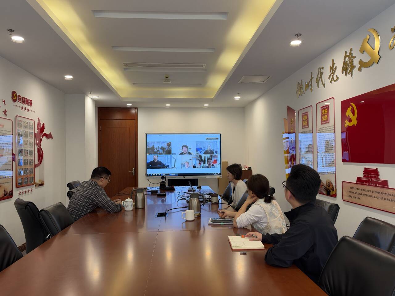 1792639353548419.jpg 10-3设备科信科——市食药检院召开总局重点实验室技术成果评价会(10.22).jpg